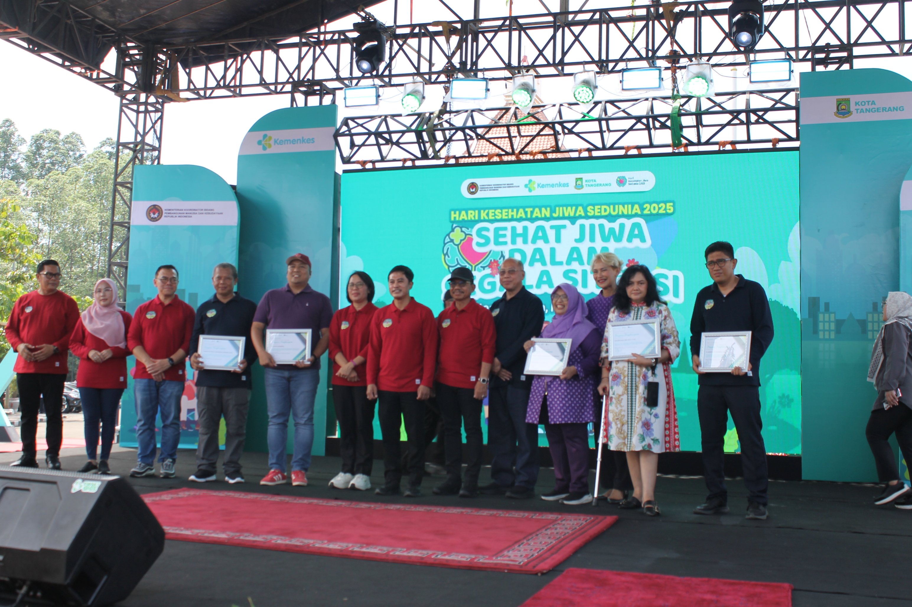 Perhimpunan Jiwa Sehat (PJS) menerima penghargaan dari Direktorat Jenderal Kesehatan Primer dan Komunitas, Kementerian Kesehatan RI